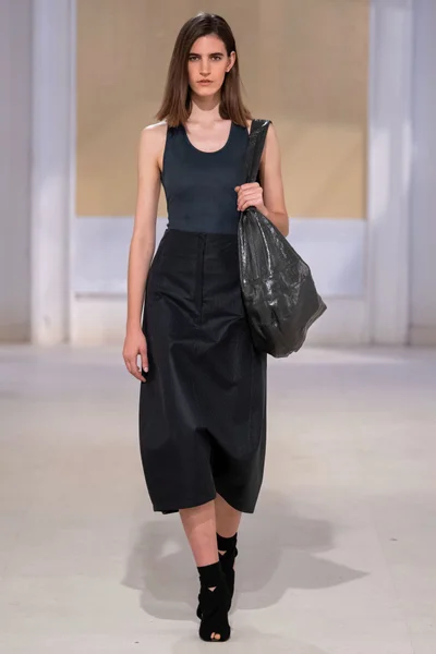 Look 17